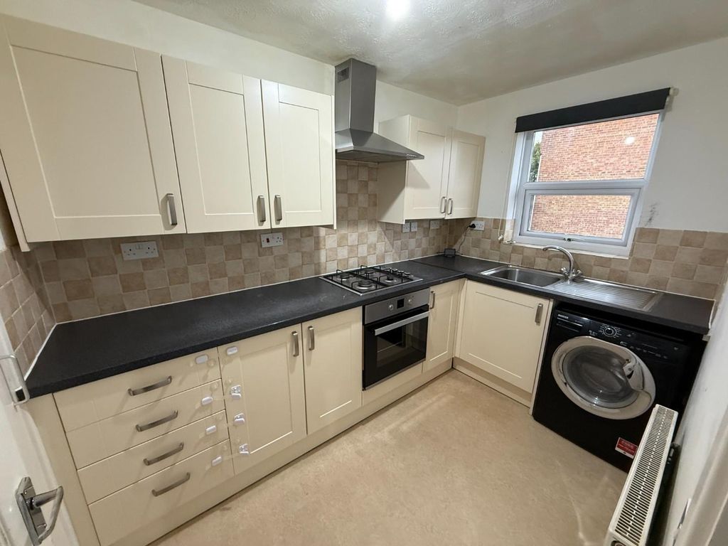 Property photo 3 of 7 Kitchen.Jpg