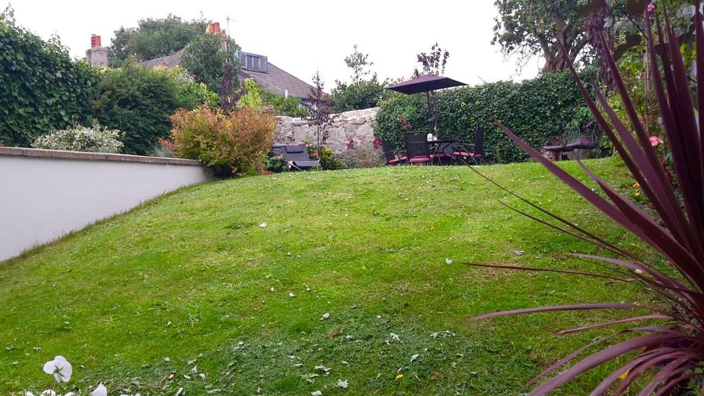 Property photo 2 of 13 Garden 1.Jpg