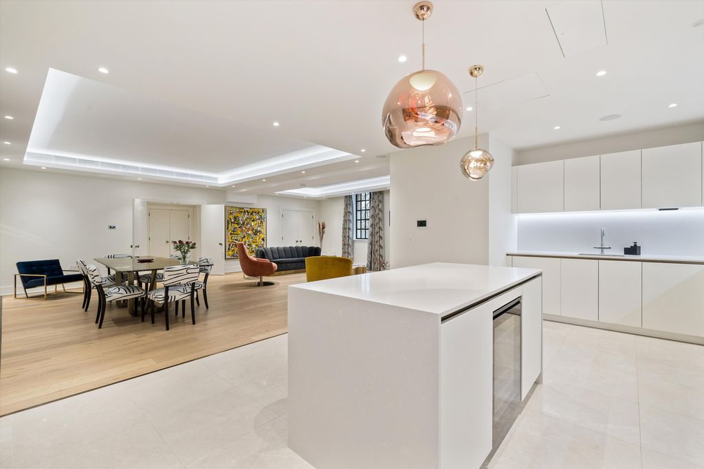 Property photo 3 of 23 Image