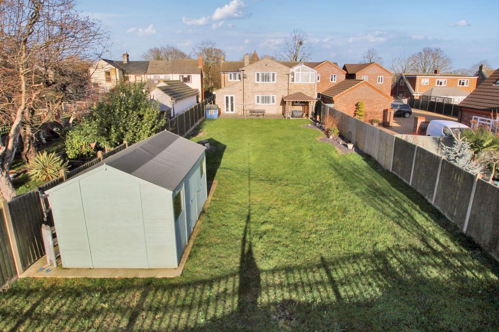 Property photo 2 of 31