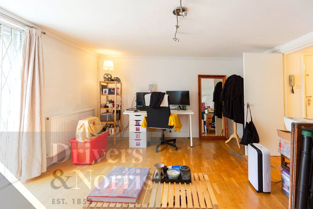 Property photo 3 of 8 Picture No. 04