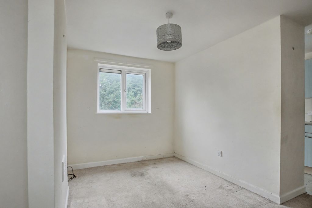 Property photo 3 of 9 61 The Paddock, Fulwood, Preston, Lancashire, Pr2 8Gl