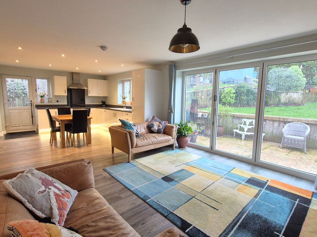 Property photo 3 of 26