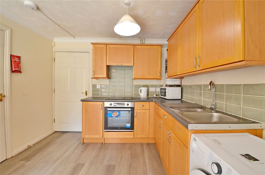 Property photo 2 of 8 Picture No. 05