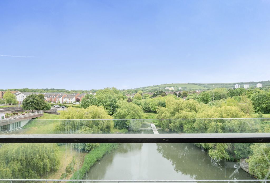Property photo 2 of 12 1457536-11-6A0B37...