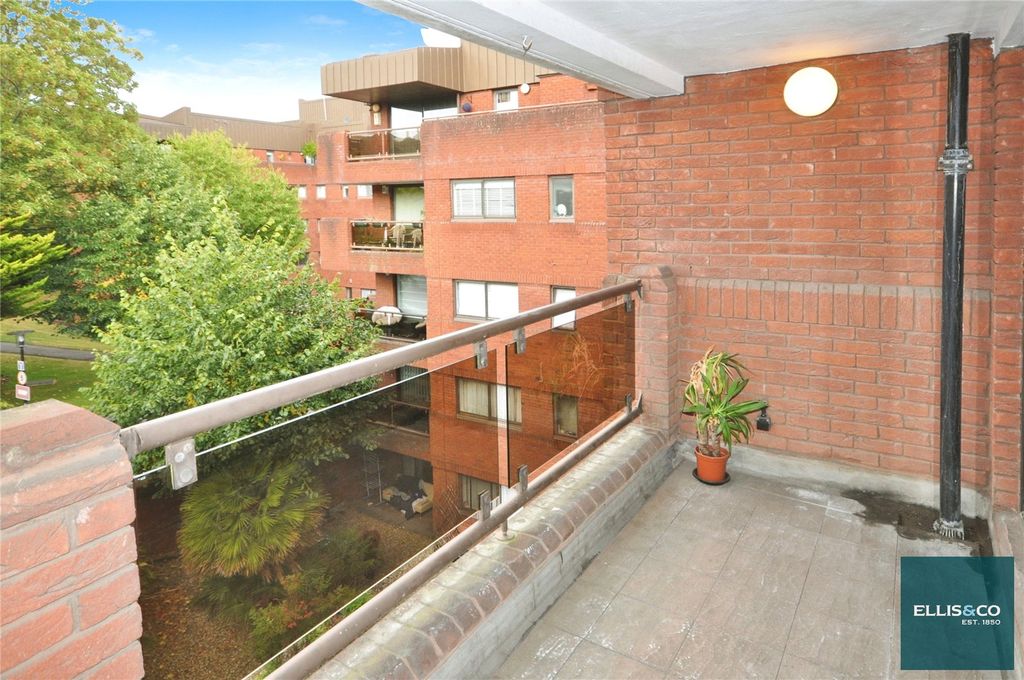Property photo 3 of 13 Picture No. 15