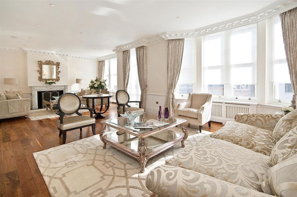 Herbert Crescent, London SW1X photo 4