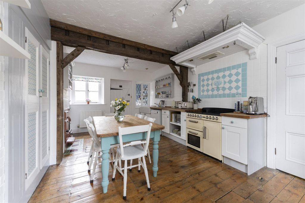 Property photo 2 of 23