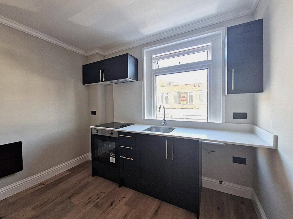 Property photo 2 of 8 Kitchen