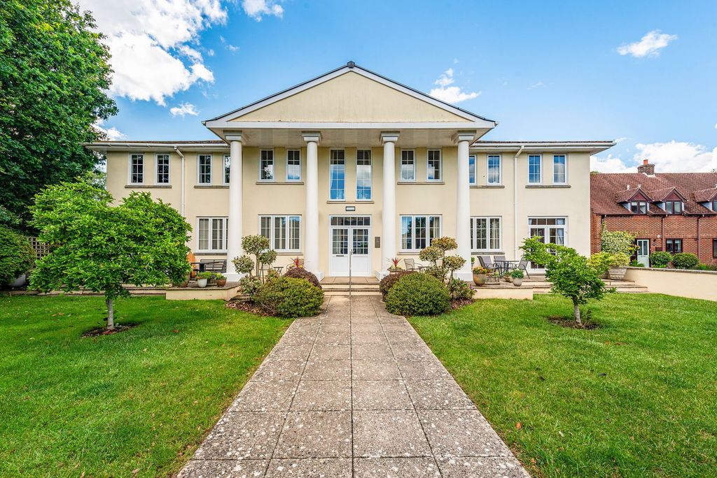 Property photo 1 of 18