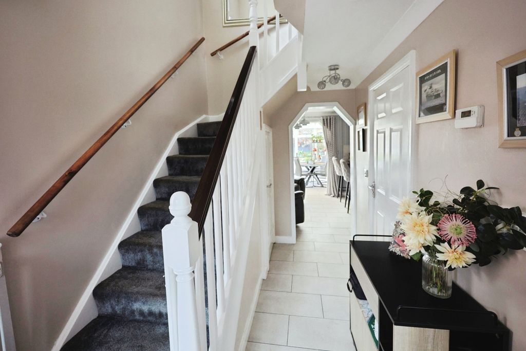 Property photo 3 of 20 Pbox-Img.Jpg