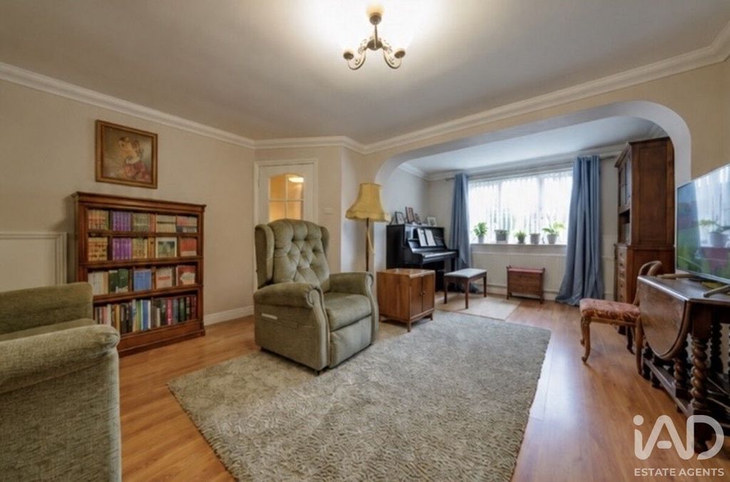 Property photo 3 of 18
