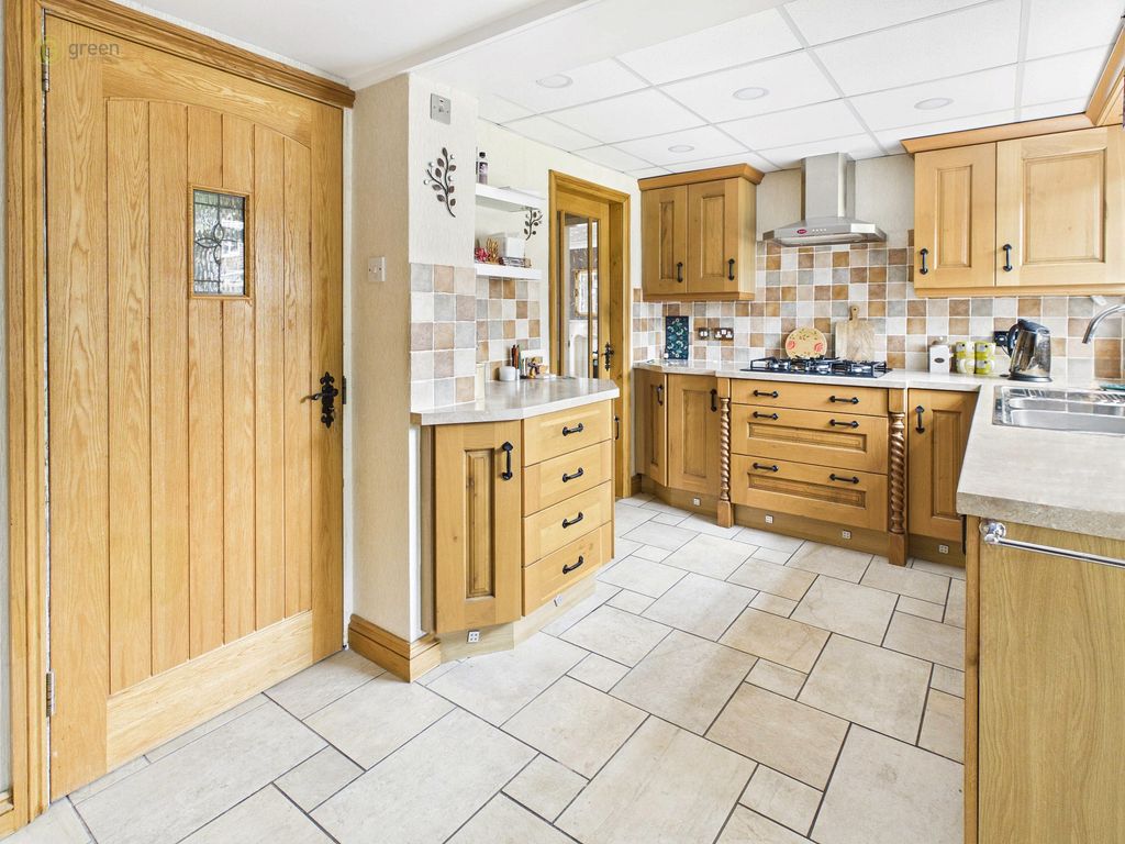 Property photo 3 of 23 d25c5B55F9514905B88A8Eb3E8Ca426B100Cam04425G0Pr0446Still004