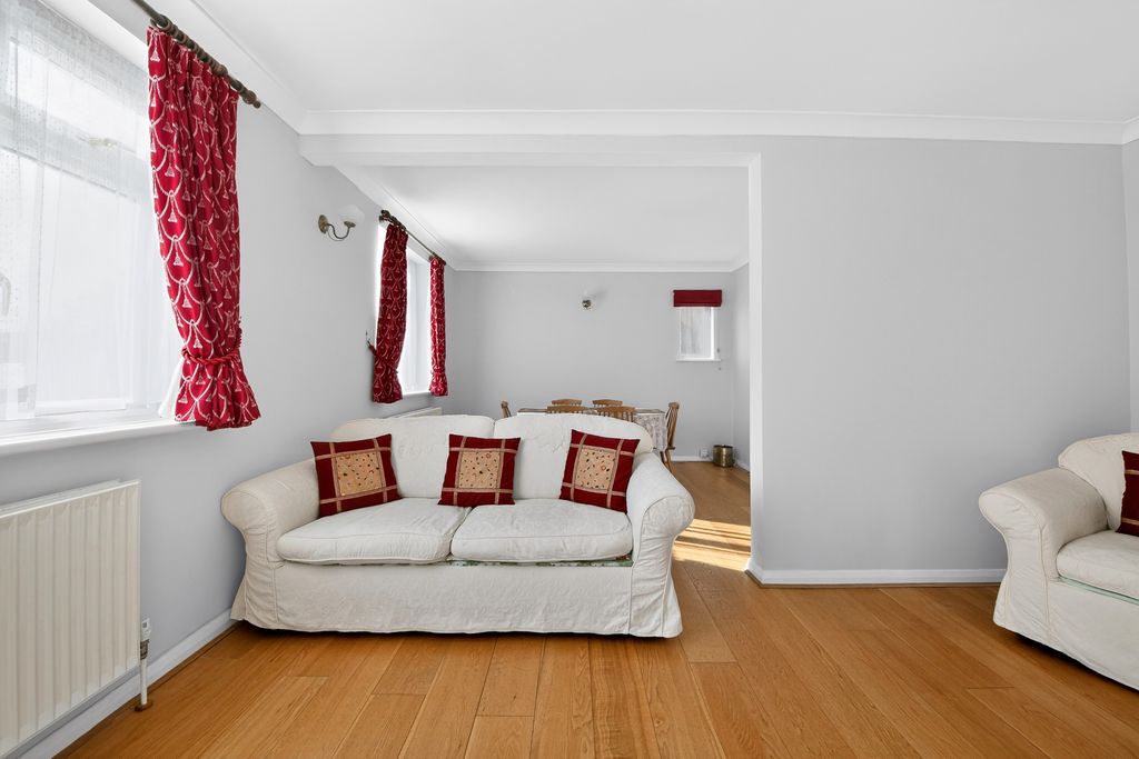 Property photo 3 of 21