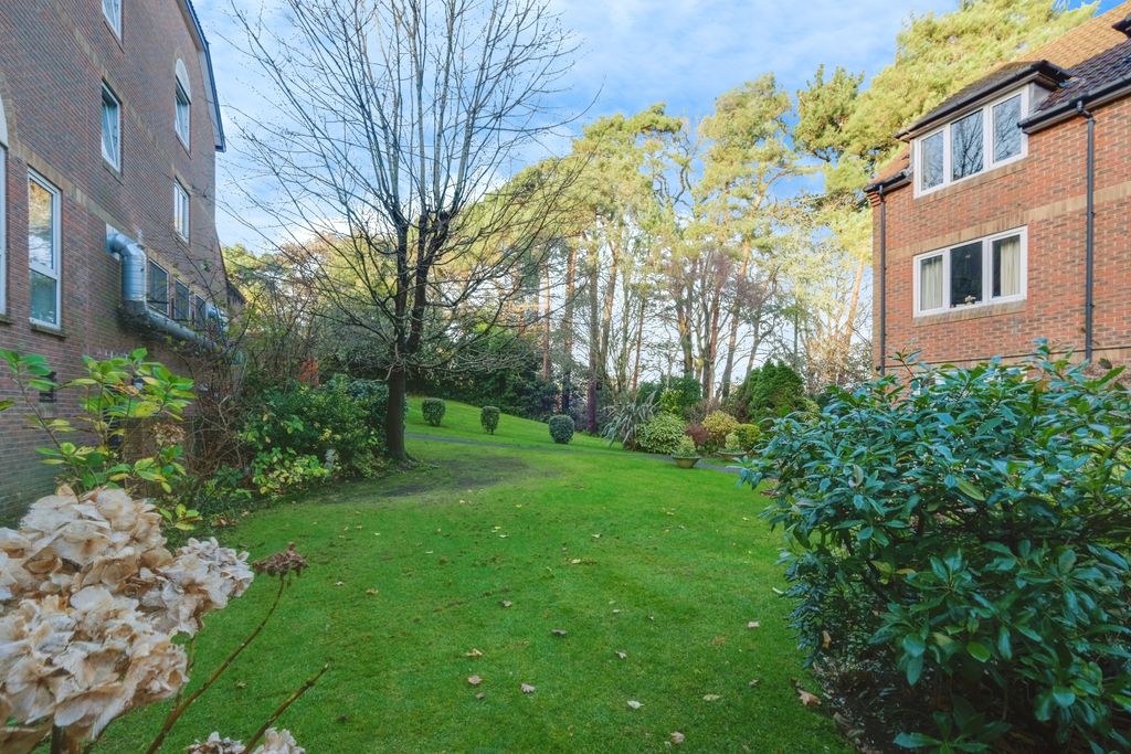 Property photo 2 of 13 General View