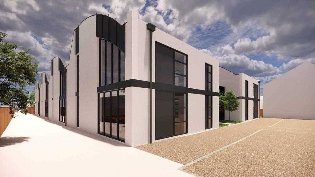 Property photo 2 of 13