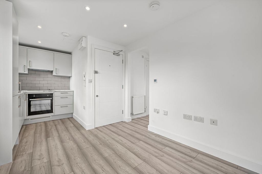 Property photo 2 of 9 Kitchen/Dining