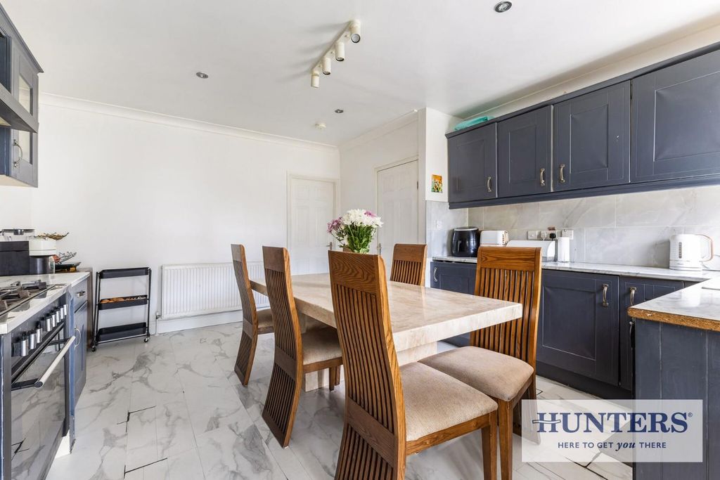 Property photo 3 of 24 96295_41 Glenmere Mount Yeadon (10) - Copy_Low.Jpg