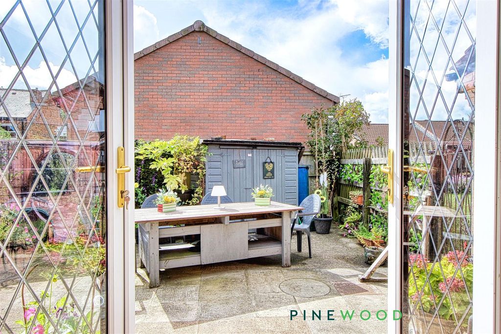 Property photo 2 of 26 Lounge To Rear Garden