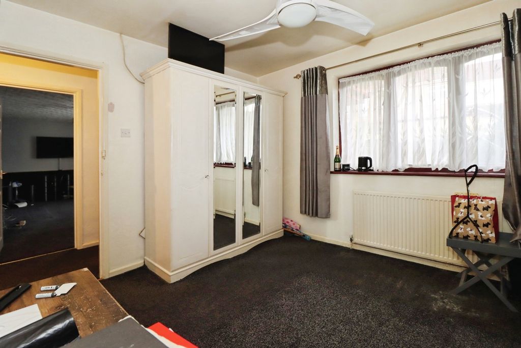 Property photo 3 of 18 Pbox-Img.Jpg