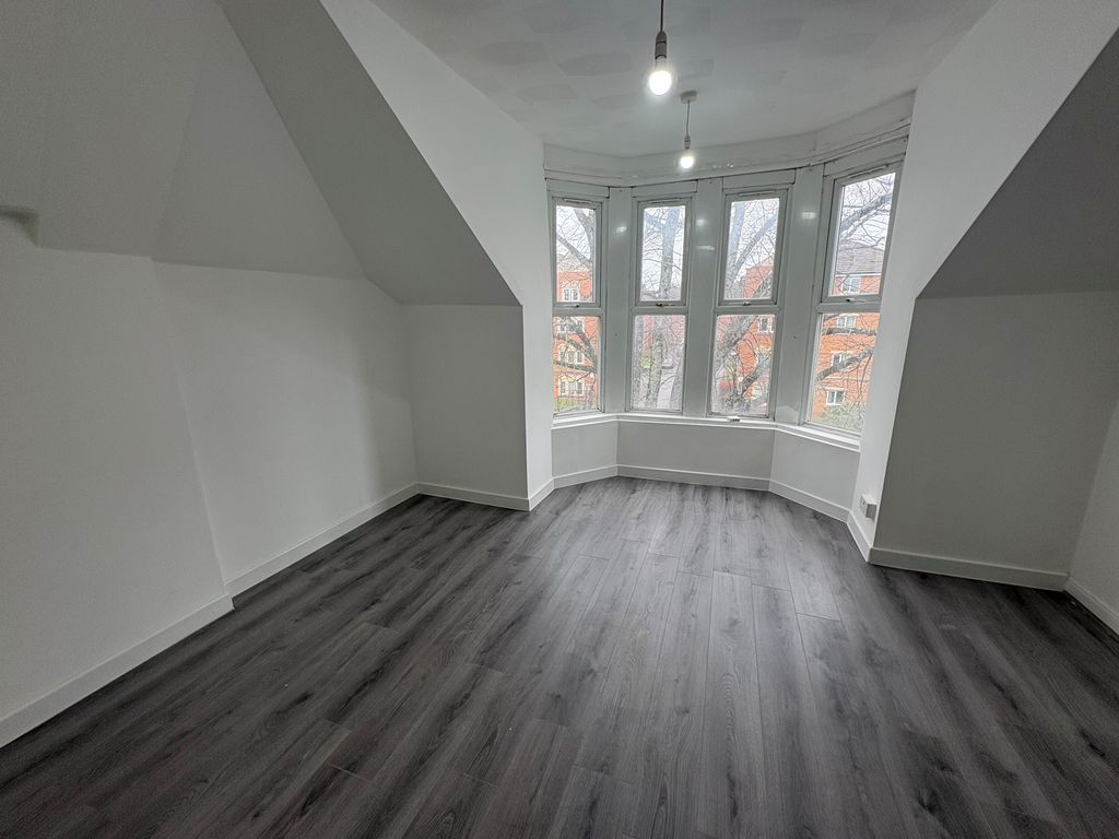 Property photo 2 of 3 Living Room