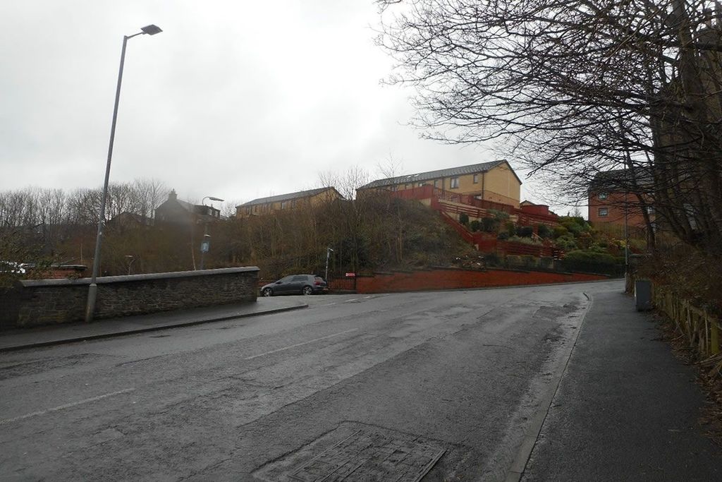 Property photo 3 of 6