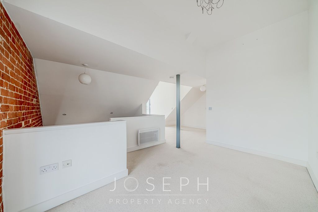 Additional image 14 of 2 bed penthouse for saleKey Street, Ipswich IP4