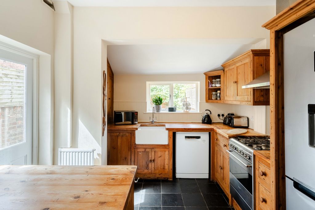 Property photo 1 of 29 33