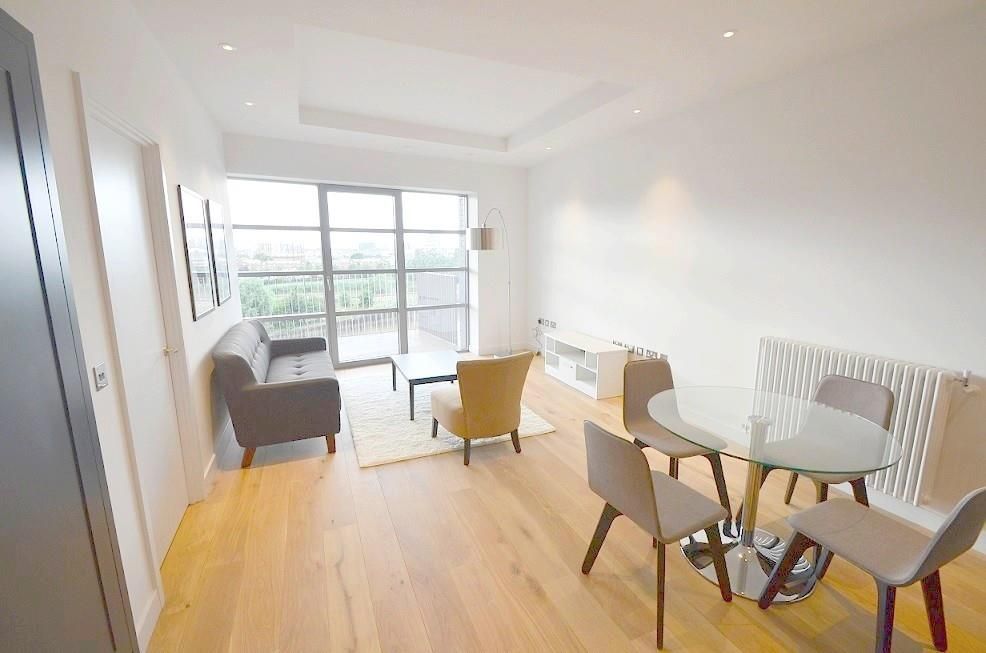 Property photo 3 of 12 Kent Building