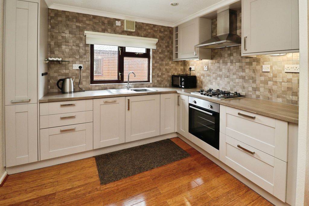 Property photo 2 of 16