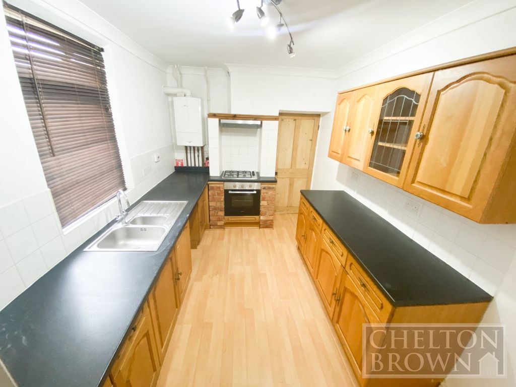 Property photo 3 of 34 Kitchen