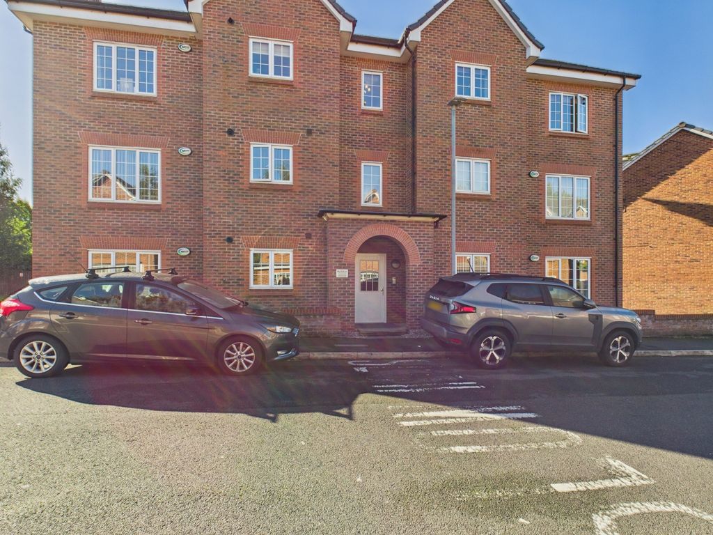 Property photo 1 of 8 Cam03729G0-Pr0144-Still009