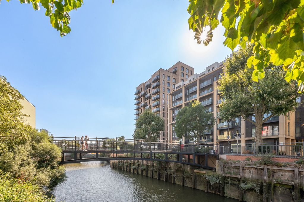 Property photo 3 of 24