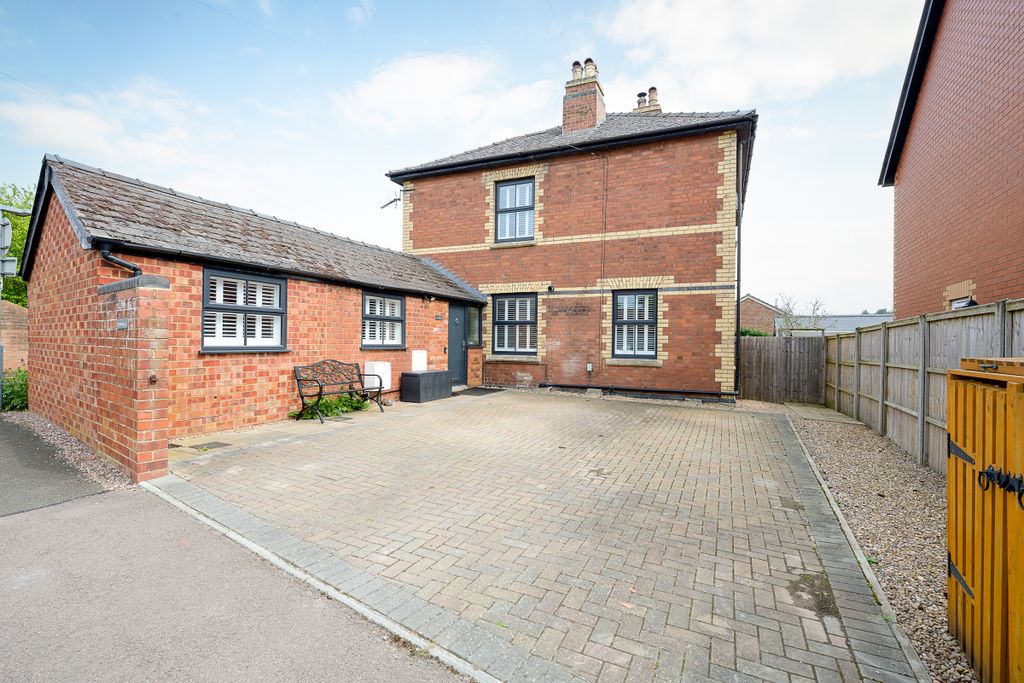 Property photo 3 of 22 The Shrubbery-45