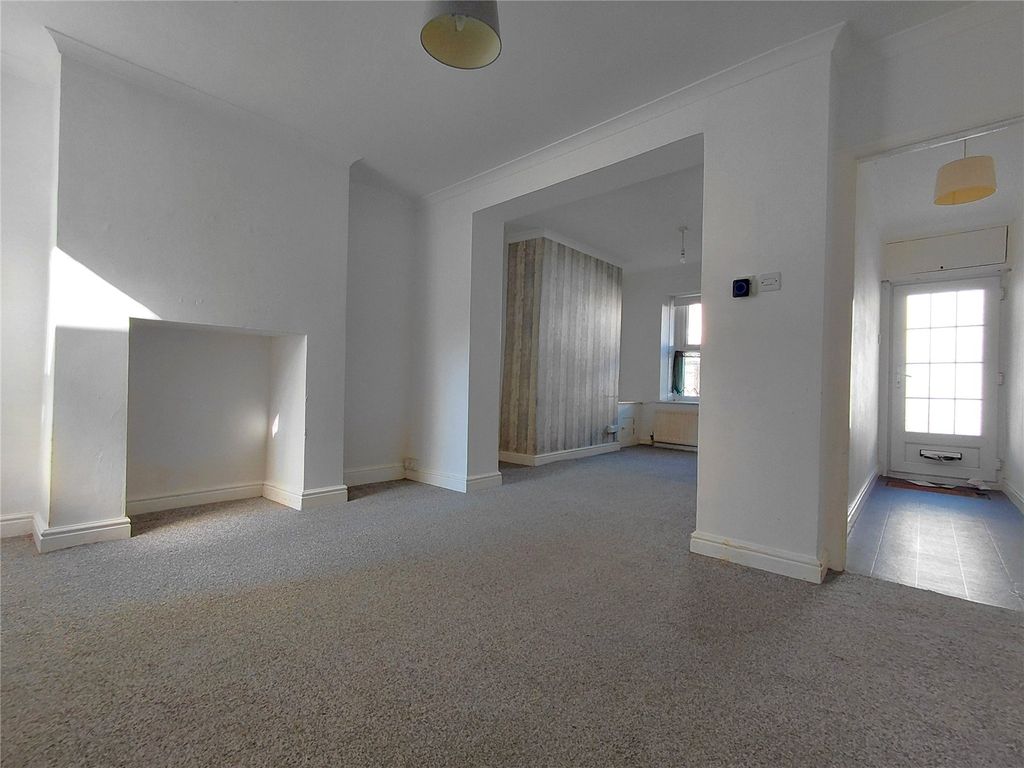 Property photo 2 of 12 Picture No. 27