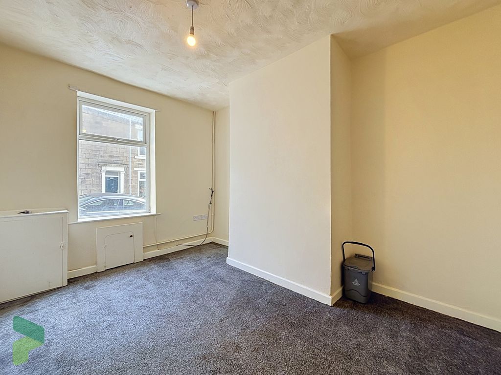 Property photo 2 of 13 Sitting Room