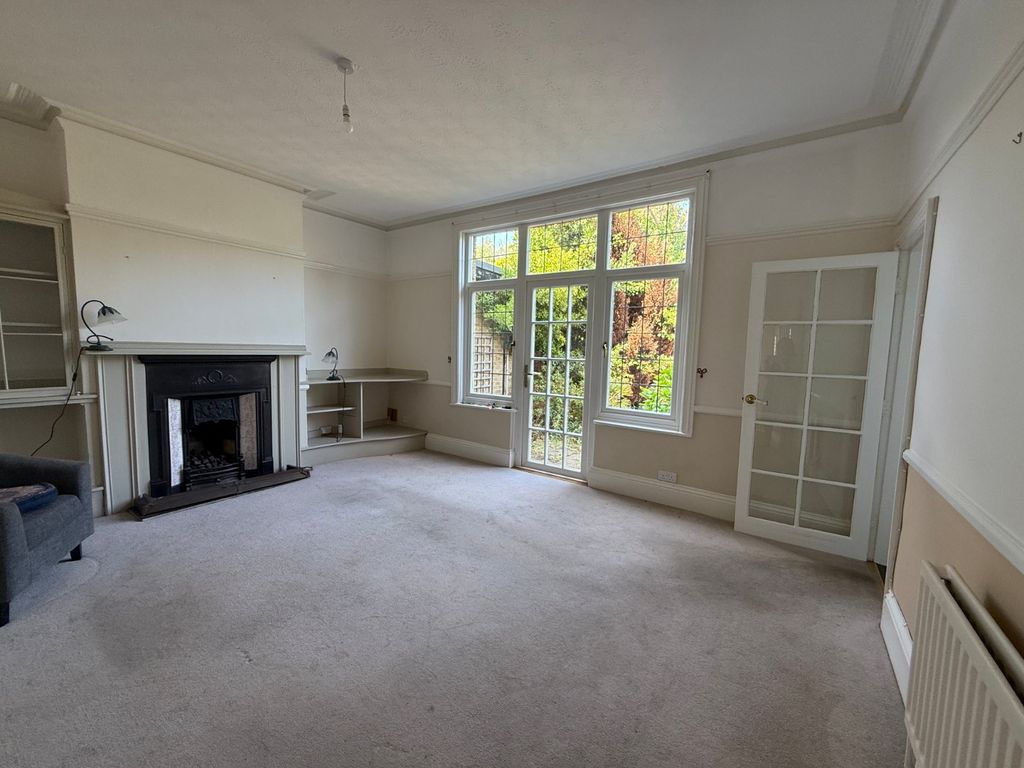 Property photo 2 of 27 Picture No. 43