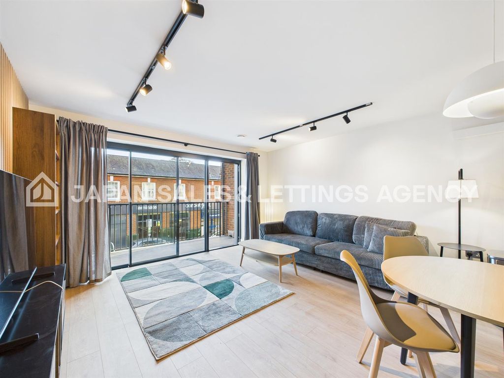 Property photo 2 of 9 Cam04401G0-Pr0103-Still002.Jpg