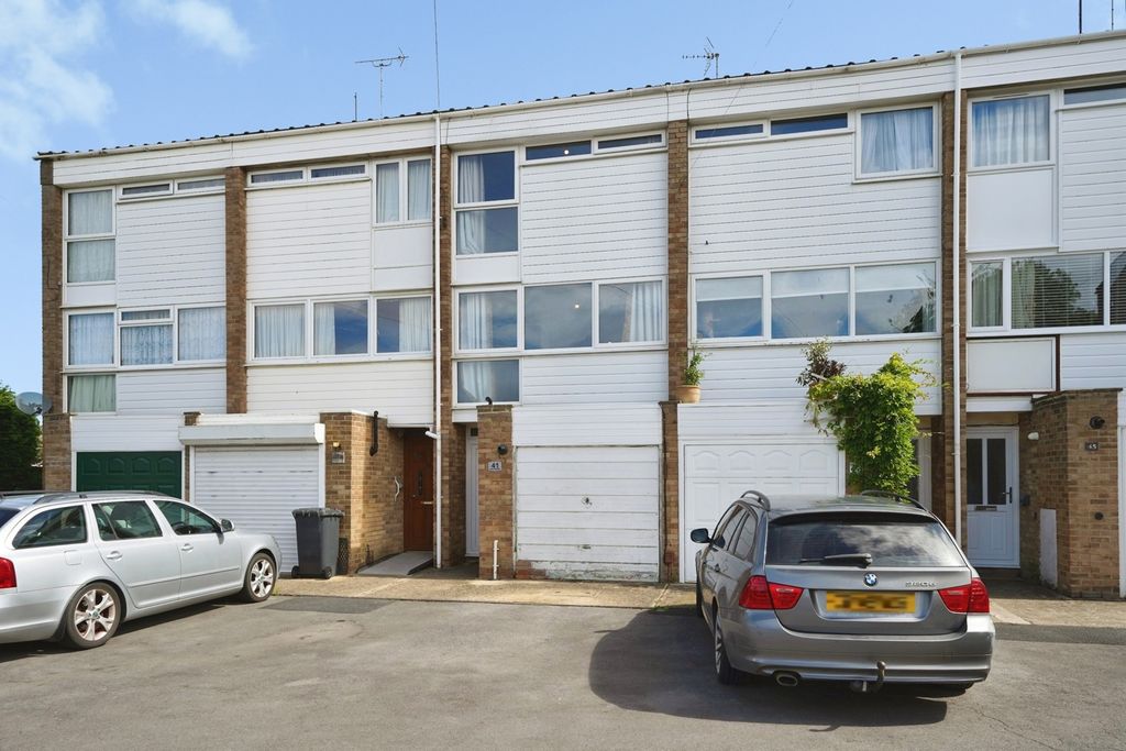 Property photo 1 of 11 Pbox-Img.Jpg