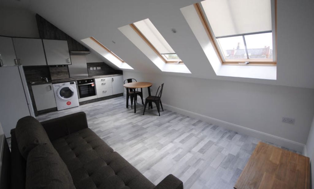 Property photo 3 of 17 Bright And Spacious Contemporary Living Room With ...