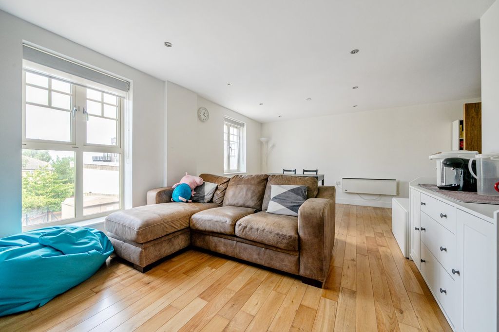 Property photo 3 of 11 Picture No. 06