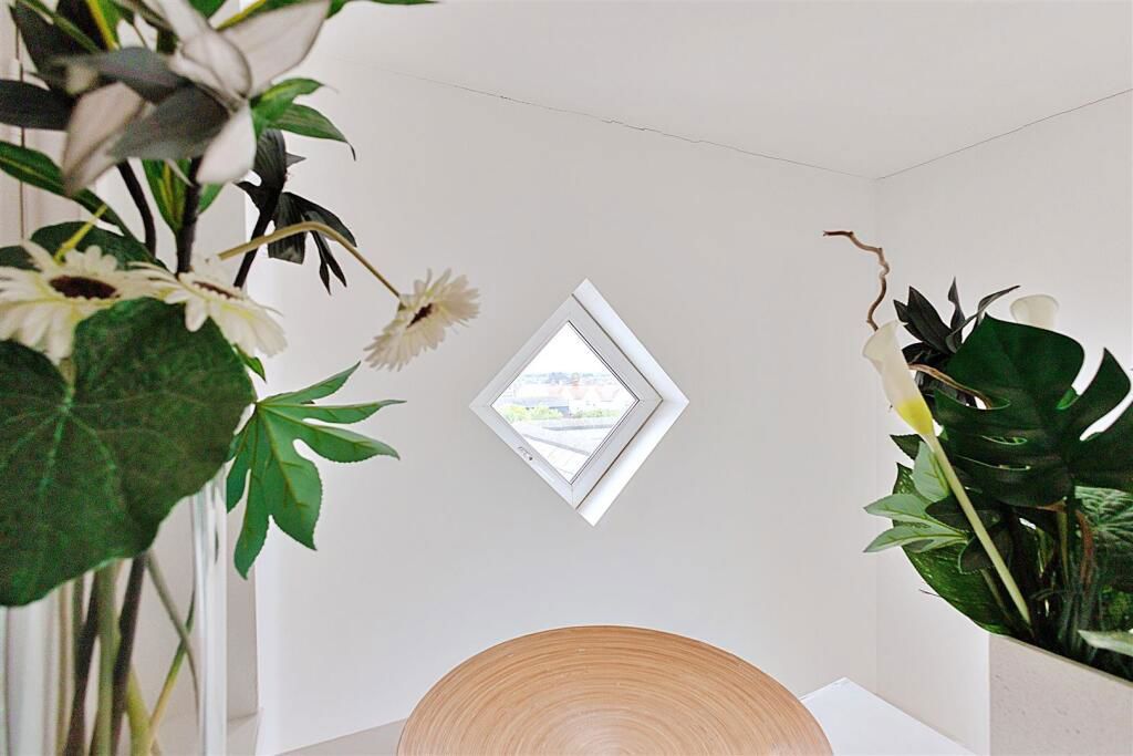 Additional image 7 of 3 bed flat for saleBradford Avenue, Cleethorpes DN35