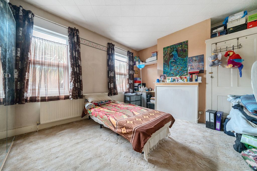 Property photo 2 of 15 Bedroom