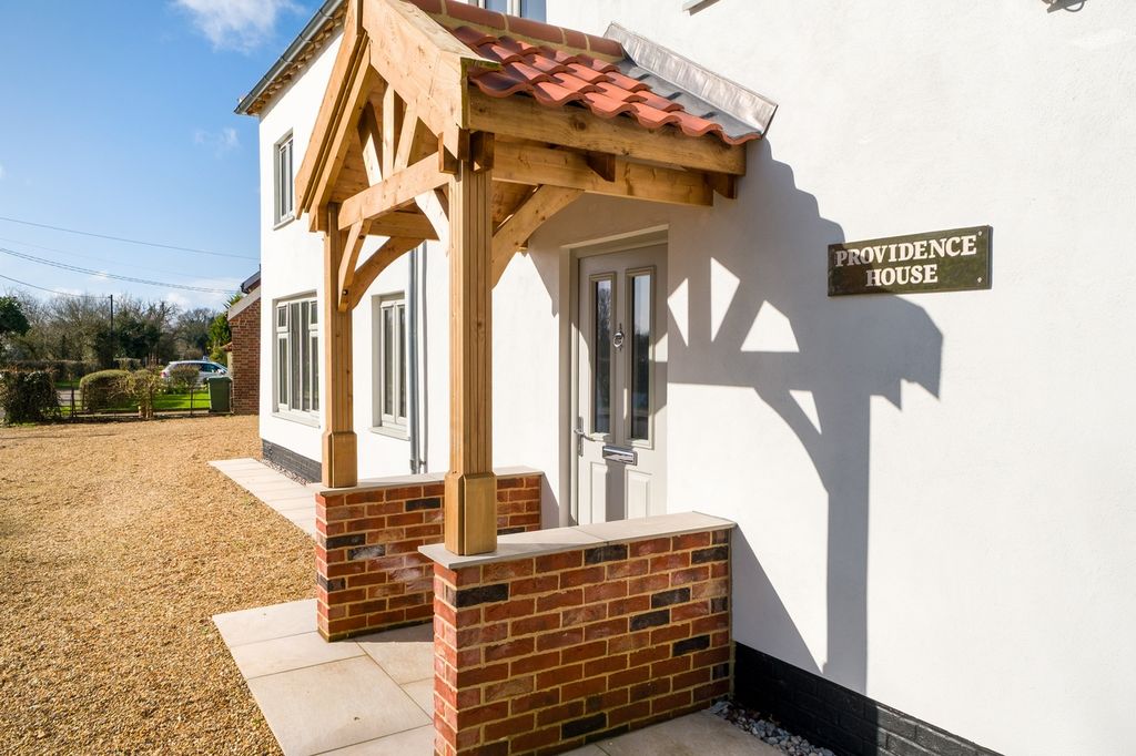 Property photo 3 of 28