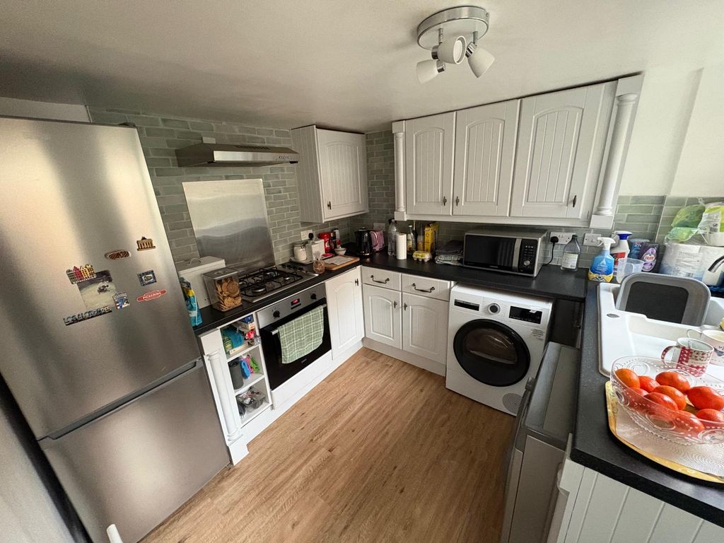 Property photo 2 of 18 Image