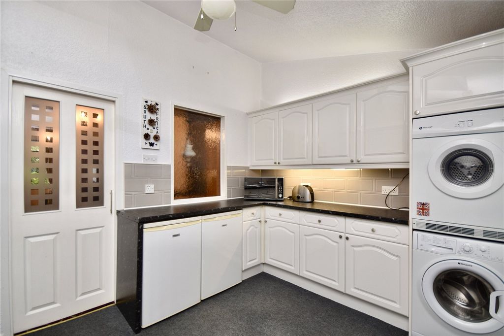 Property photo 3 of 14 Picture No. 06