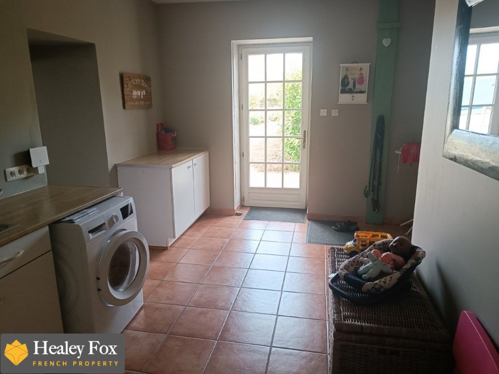 Property photo 3 of 43 3_-_Entree_Buanderie6A9931d48Cefd