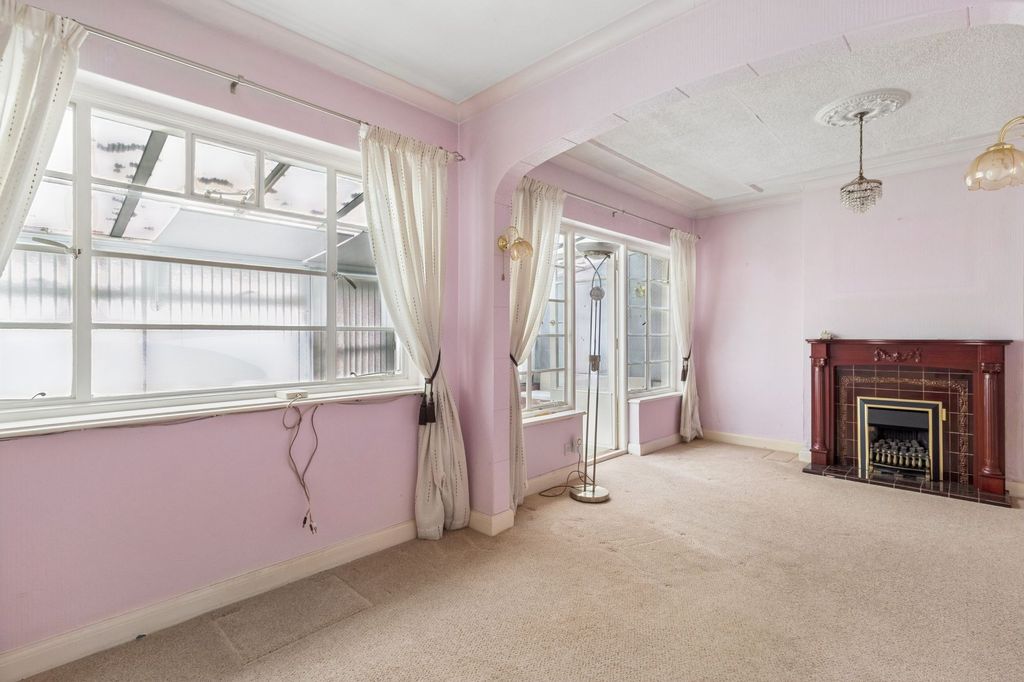 Property photo 3 of 14