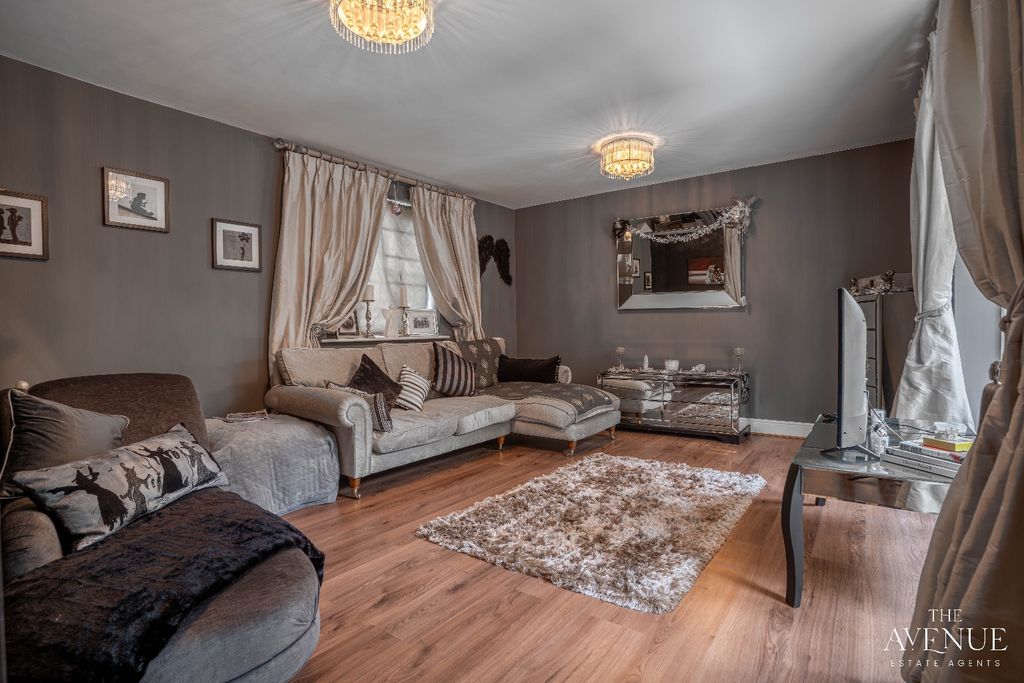 Property photo 3 of 17 5179327
