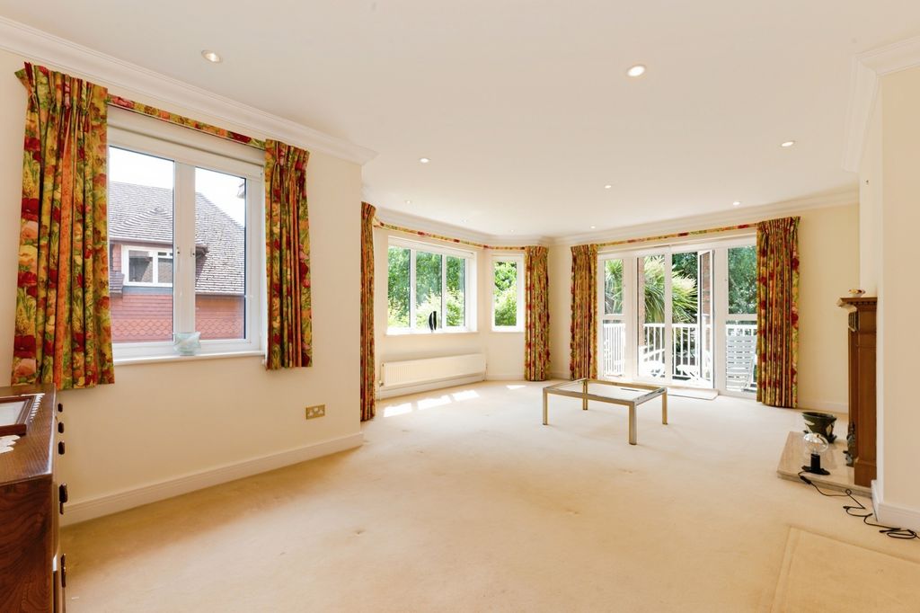 Property photo 2 of 16 Photo